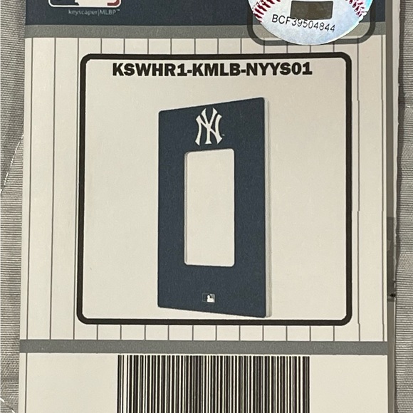 New York Yankees Single Rocker Lightswitch Plate with Team Logo NEW - Picture 3 of 3